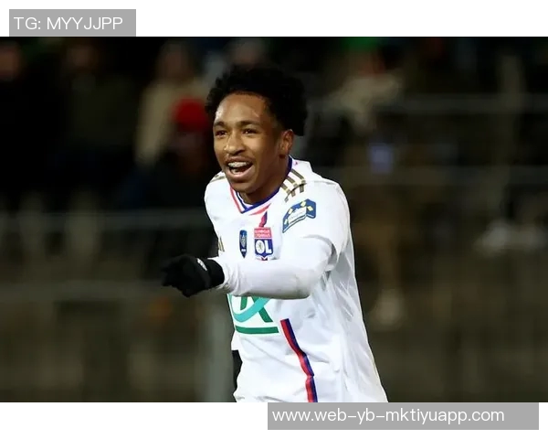 福法纳表现糟糕两次失良机送点球评分仅58引发热议